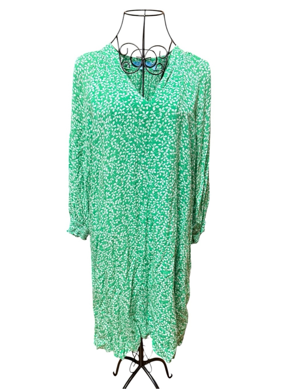 Draper James Green and White Floral Long Sleeve V-Neck Dress Medium